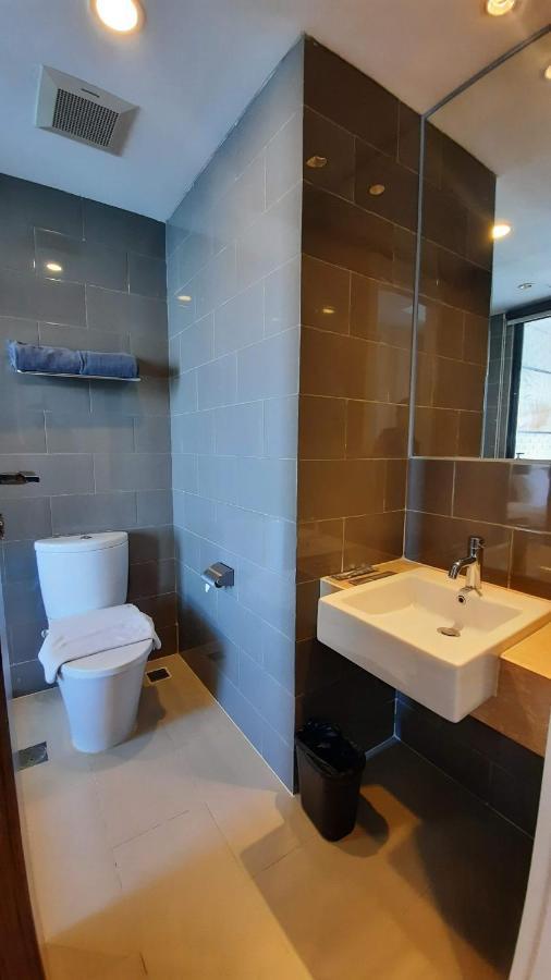 Expressia Hotel Makassar Esterno foto