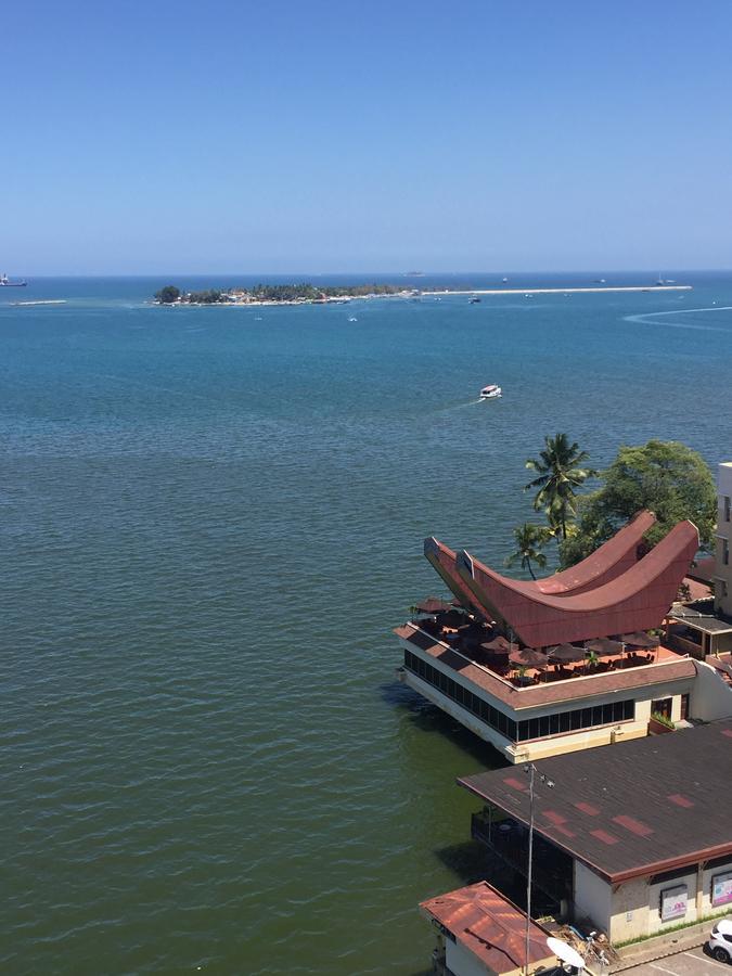 Expressia Hotel Makassar Esterno foto